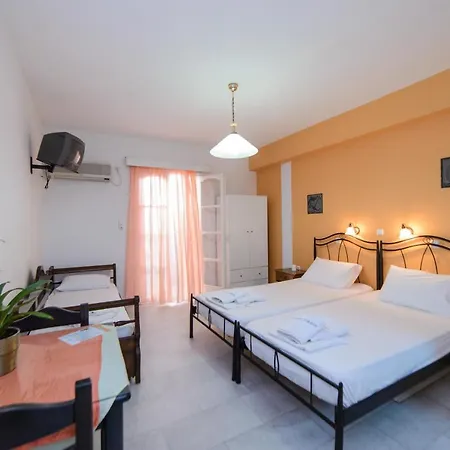 公寓 Stratos Naxos City